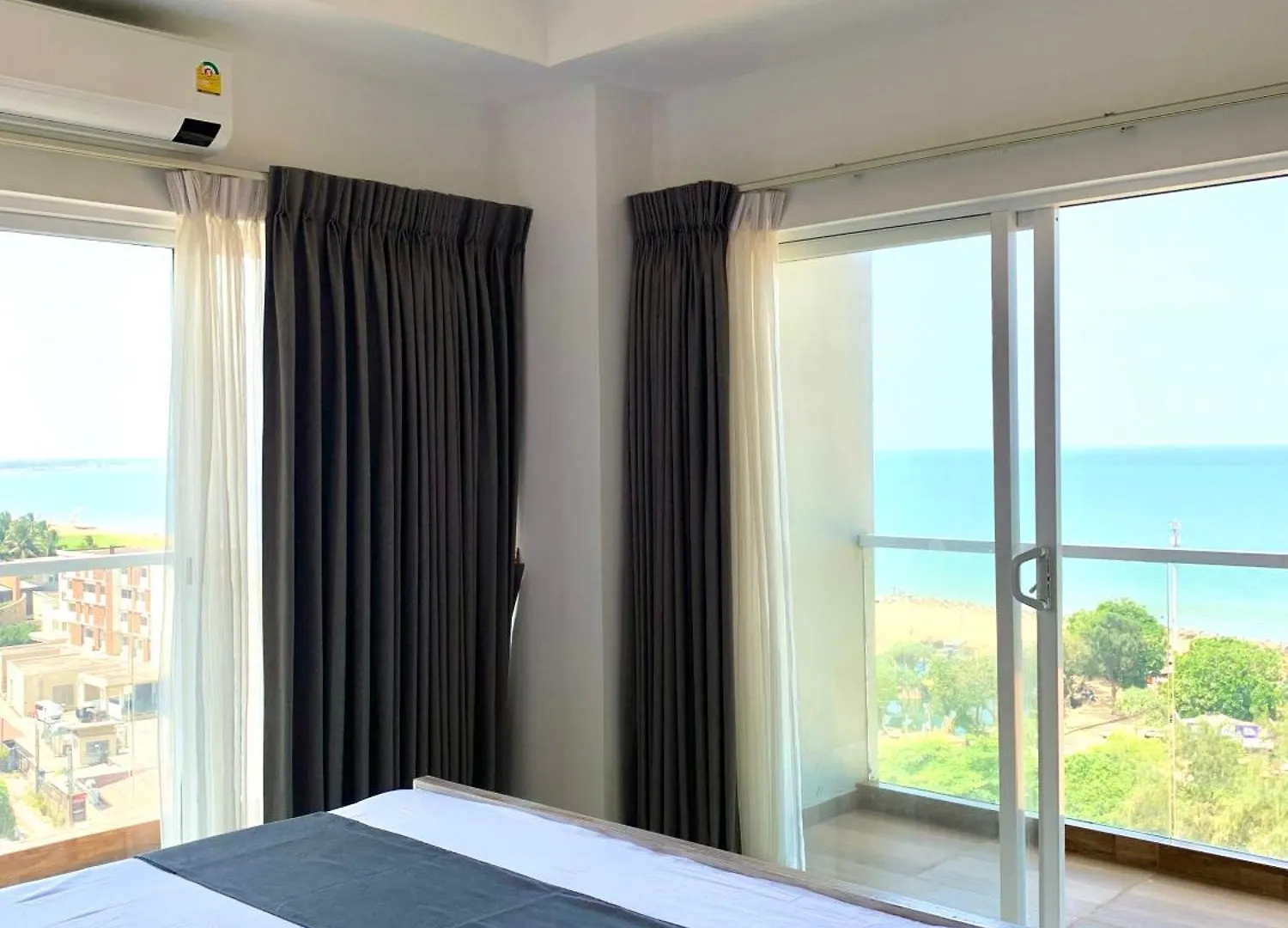 Ocean Breeze Sea Haven Luxury Apartments Negombo