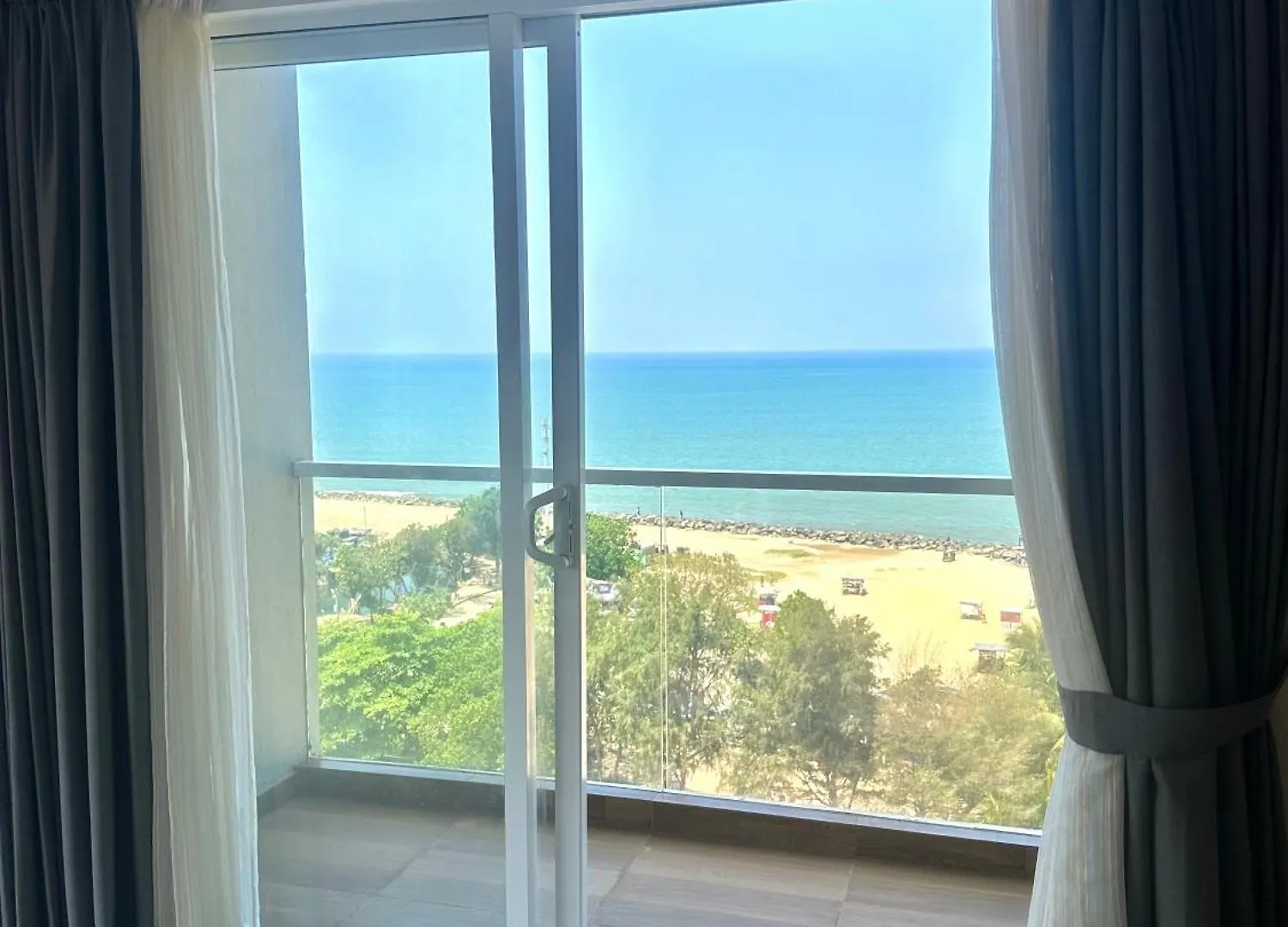 Ocean Breeze Sea Haven Luxury Apartments Negombo
